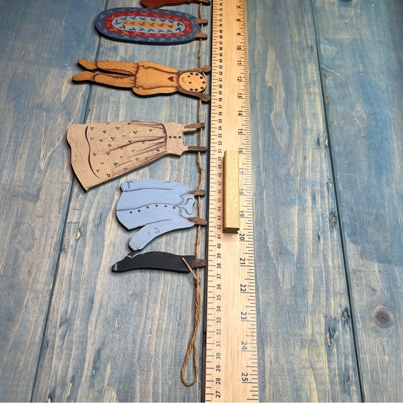 Vintage Wood Clothesline Wall Decor - Picture 10 of 15